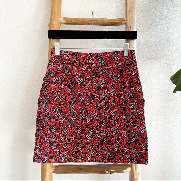 Zara Red Floral Printed Ruched Mini Skirt NWT - Picture 2 of 9